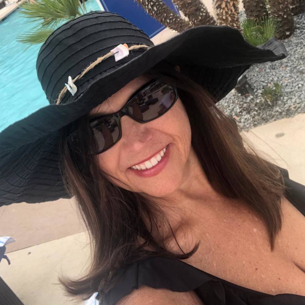 Meet your Posher, Debra